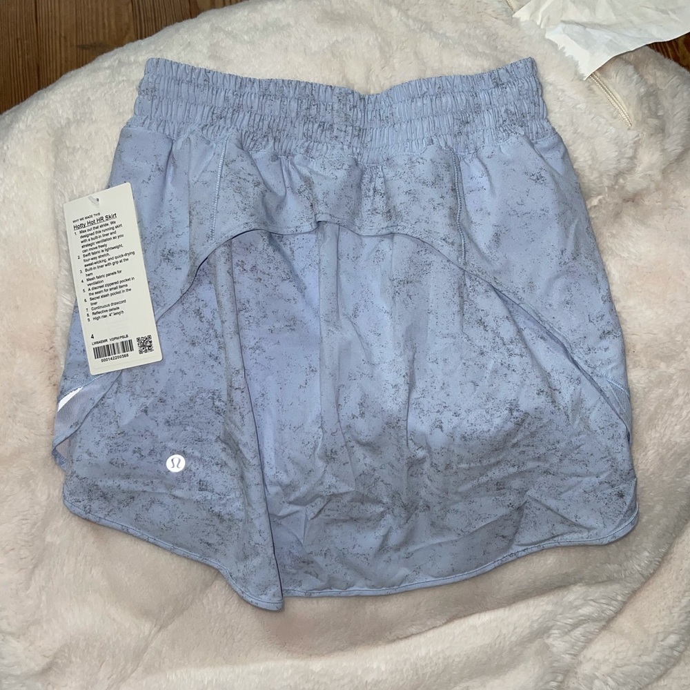 Hotty hot Lululemon skirt - Picture 3 of 7